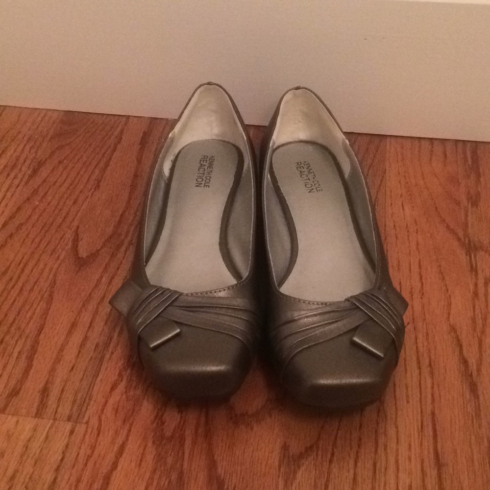 Square toe flats